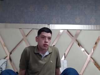 Domiinate live cam preview