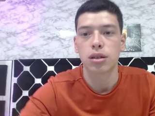 Domiinate live cam preview