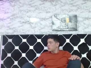 Domiinate live cam preview
