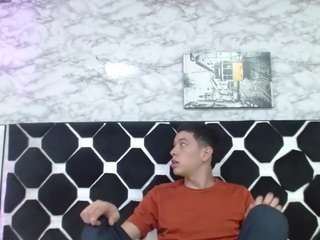 Domiinate live cam preview
