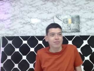Dominate_alisson