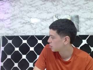 Dominate_alisson