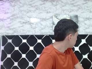 Dominate_alisson