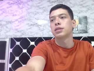 Dominate_alisson
