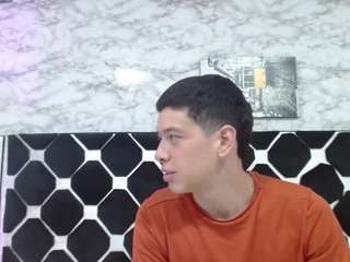 Dominate_alisson