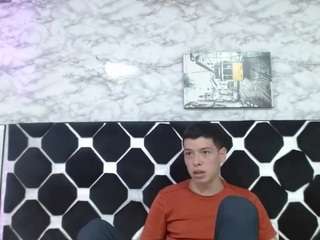 Dominate_alisson