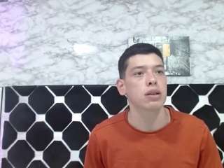 Dominate_alisson