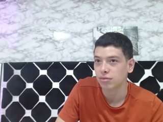 Dominate_alisson