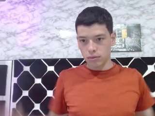 Dominate_alisson