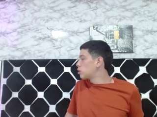 Dominate_alisson