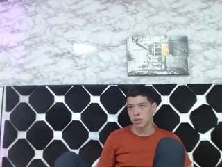 Dominate_alisson