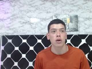 Dominate_alisson
