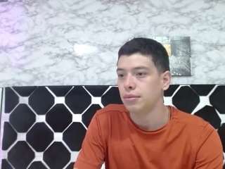 Dominate_alisson