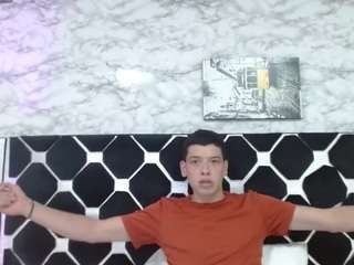 Dominate_alisson