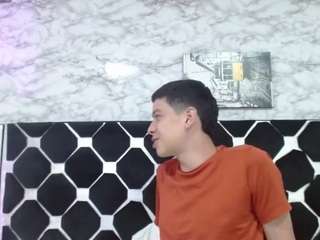 dominate-alisson