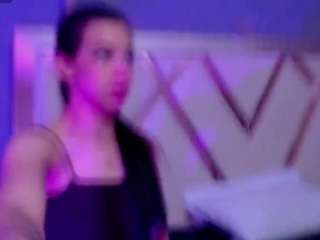 dominate-alisson Live Webcam on CamSoda