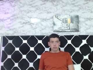 Dominate_alisson