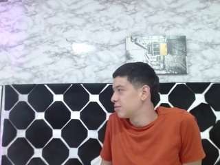 dominate-alisson
