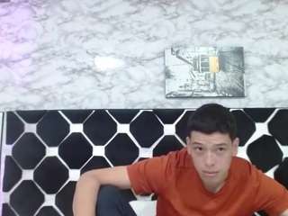 Dominate_alisson