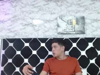dominate-alisson