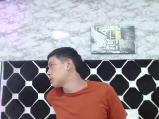 dominate-alisson