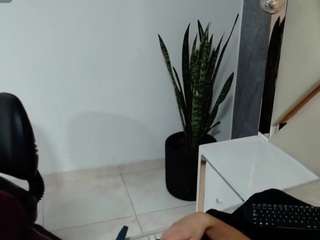 dominate-alisson Live Webcam on CamSoda