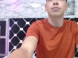 dominate-alisson