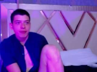 dominate-alisson live profile