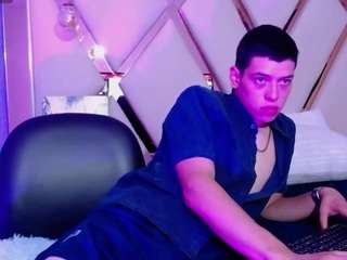dominate-alisson live webcam show