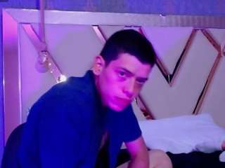 Dominate_alisson