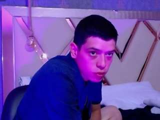 Dominate_alisson