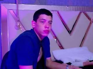 Dominate_alisson