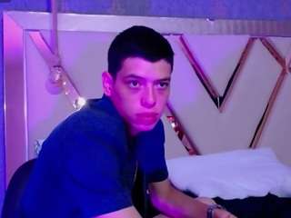 Dominate_alisson
