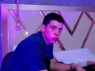 Dominate_alisson