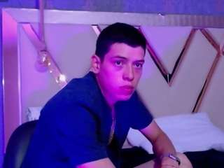 Dominate_alisson