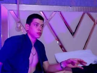 Dominate_alisson