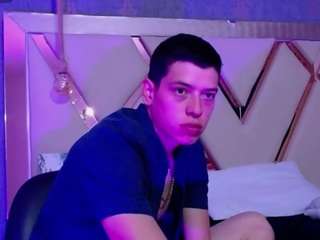 Dominate_alisson