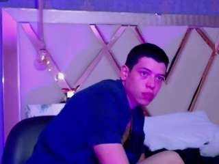 Dominate_alisson