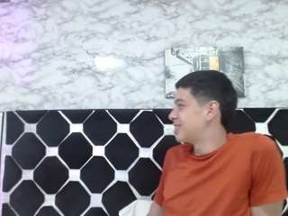 dominate-alisson