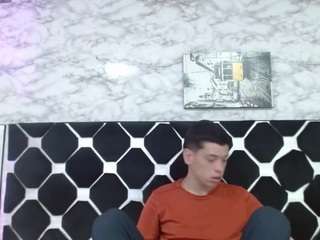 Dominate_alisson