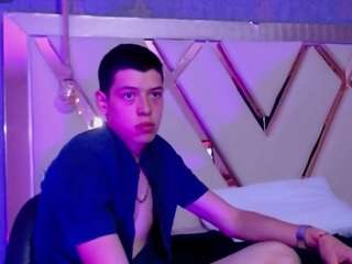 Dominate_alisson