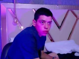 Dominate_alisson