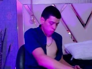 Dominate_alisson