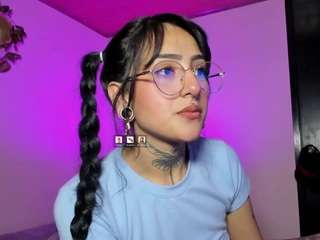 lola-leah Live Webcam on CamSoda