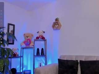 lola-leah live cam preview