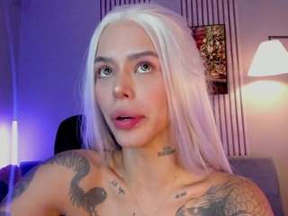 Live webcam model suniipuffle on Soda Cams