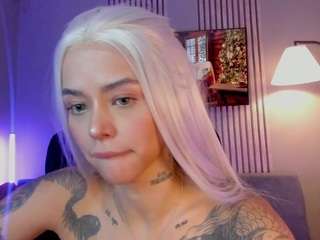 Live webcam model suniipuffle on Soda Cams