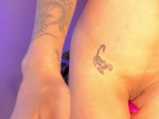 Live webcam model suniipuffle on Soda Cams