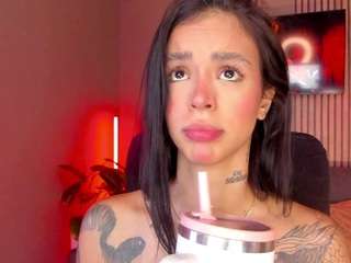 Live webcam model suniipuffle on Soda Cams