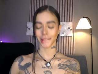 Live webcam model suniipuffle on Soda Cams